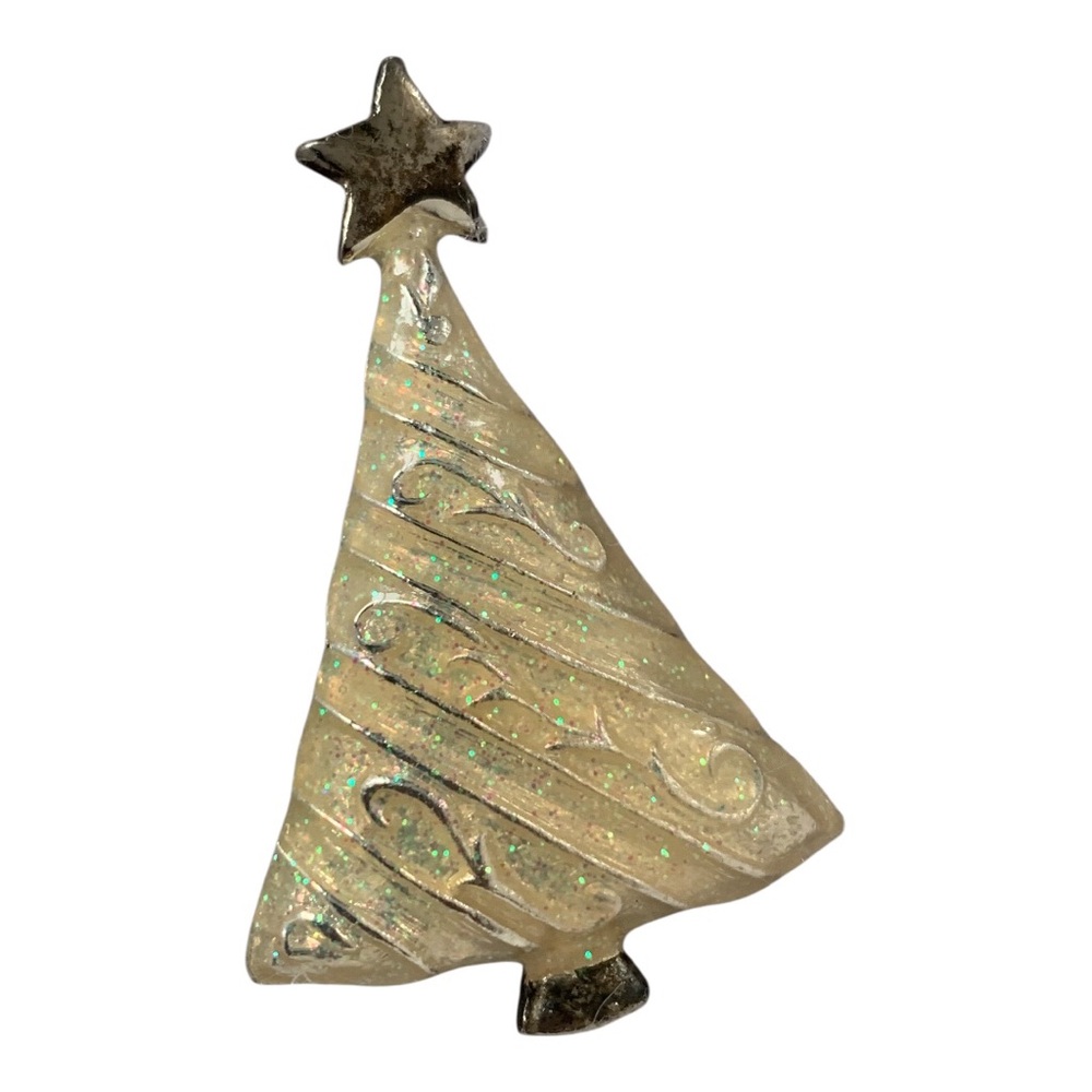Vtg Textured Satin Silver Tone beige Enamel Speckled Christmas Tree Pin Brooch